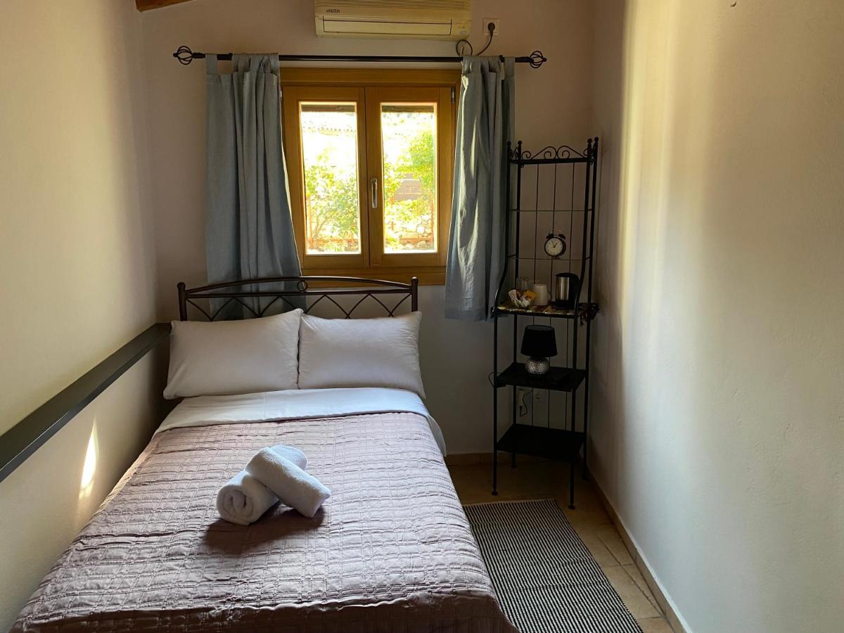 Pegasus House Hotel Corinth Eksteriør billede