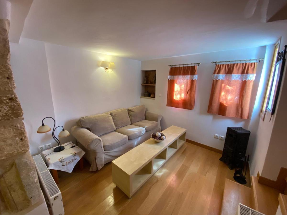Pegasus House Hotel Corinth Eksteriør billede